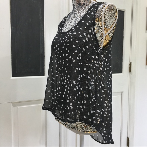 Timing tank with 1/4 zip back translucent w/hearts - Picture 7 of 7